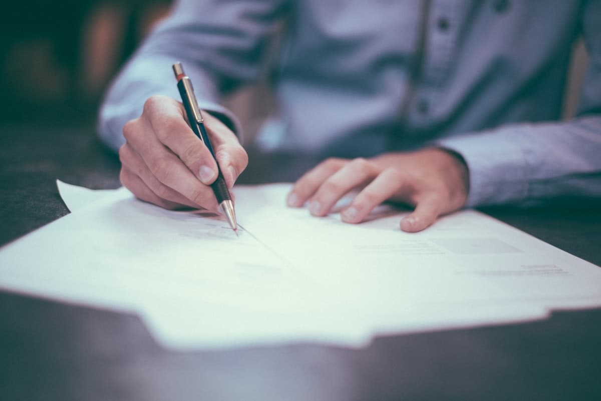 Policy documents and analysis representing immigration statistics